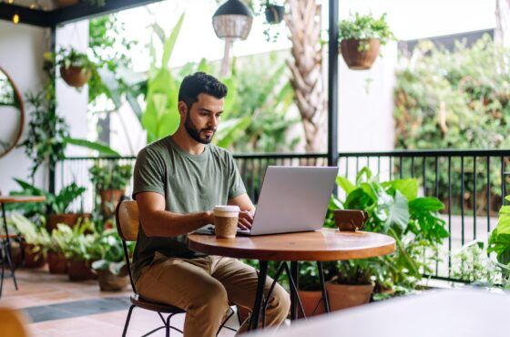 Los 7 documentos que DEBES escanear antes de viajar  (y dónde guardarlos digitalmente)